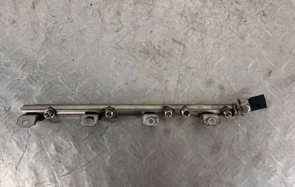 BMW X5M E70 Fuel main line pipe 7537319