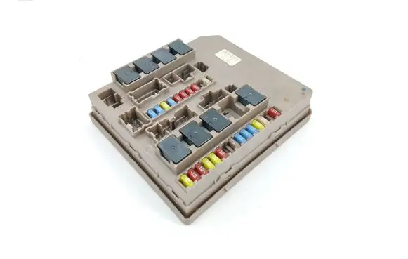 Renault Clio III Fuse module 674660A