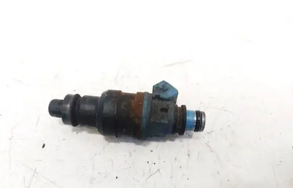Hyundai Pony Fuel injector 35310-24570 9250930008