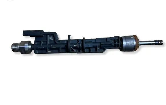 BMW 8 G16 Fuel injector 0261500485