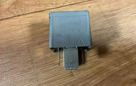Ford Mondeo Mk III Other relay 5M5T14B192EA