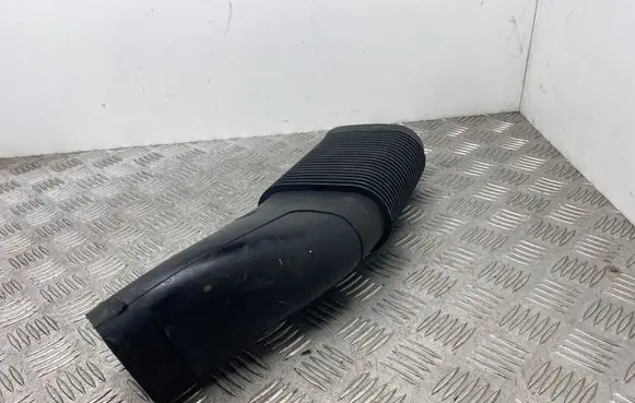 BMW X5 E70 Air intake duct part 7812058 13717812058