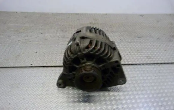 Audi A4 S4 B5 8D Generator/alternator
