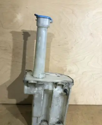 Jaguar XJ X308 Windshield washer fluid reservoir/tank
