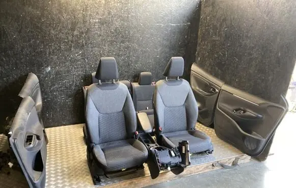 Toyota Yaris Cross Seat set 