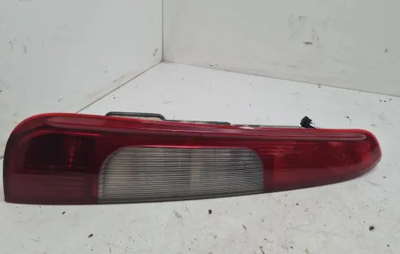 Ford C-MAX I Rear/tail lights 02S1