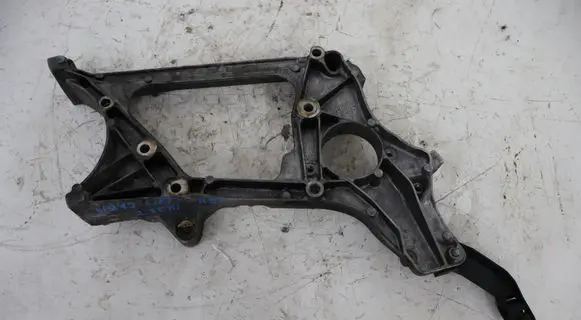 Mercedes-Benz E W212 Generator/alternator bracket A6512012009