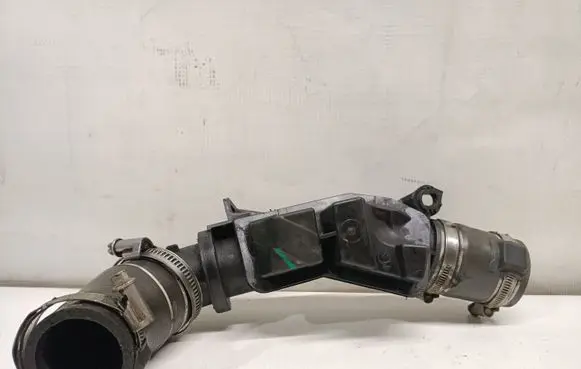 Peugeot 5008 II Intercooler hose/pipe 9675758280