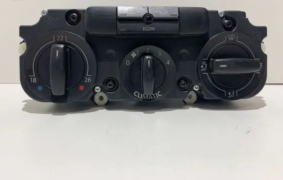 Volkswagen PASSAT B6 Climate control unit 3C2820045A
