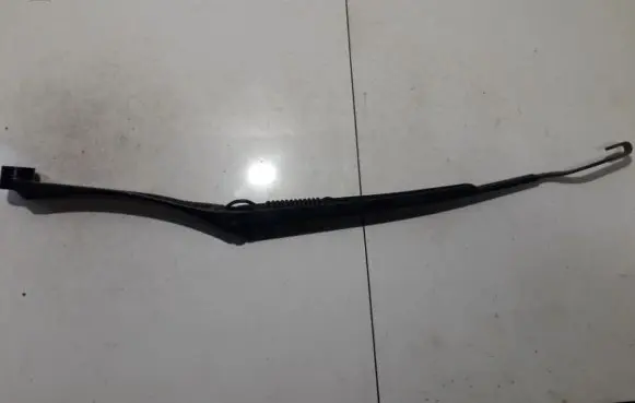 Toyota RAV 4 (XA30) Front wiper blade arm