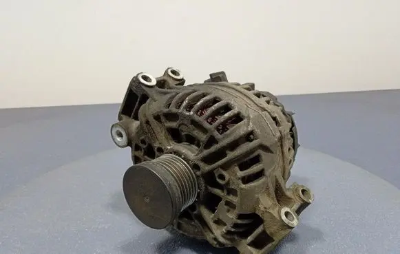 BMW 1 E81 E87 Generator/alternator 7532966