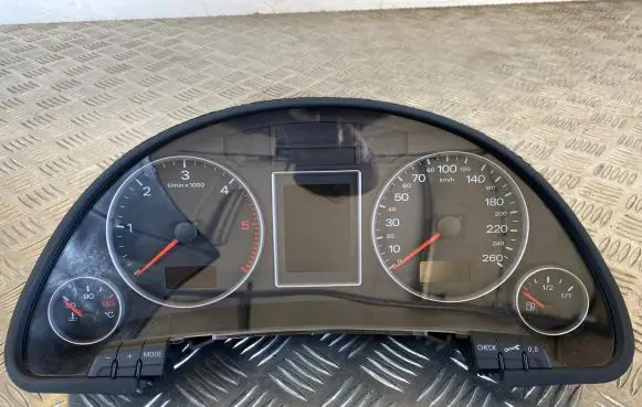 Audi A4 S4 B7 8E 8H Speedometer (instrument cluster) 8E0920932K 7032000429 0263626226