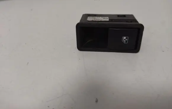Opel Zafira B Electric window control switch 13228711