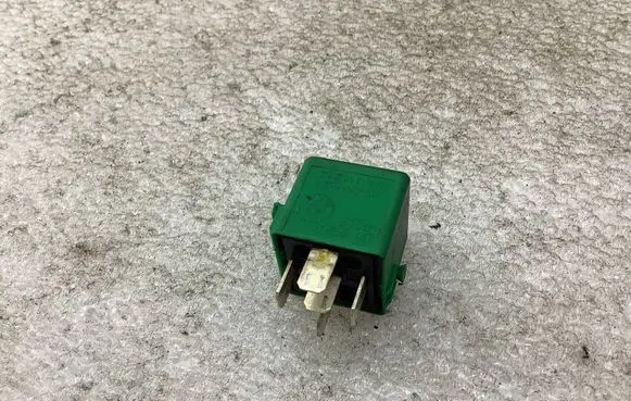 BMW 3 E36 Other relay V23134N52X171 8353447 6136