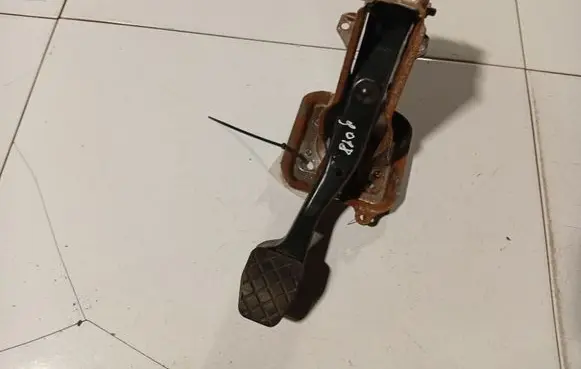 Skoda Octavia Mk2 (1Z) Brake pedal 1K1721057AL