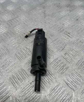 BMW X5 F15 Headlight washer pump 7340773 57786310