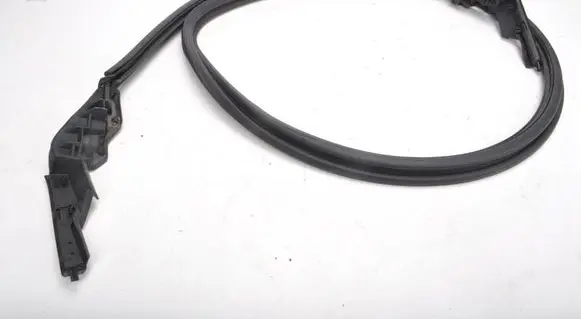 Jaguar XK - XKR Rubber seal front door (on door) 