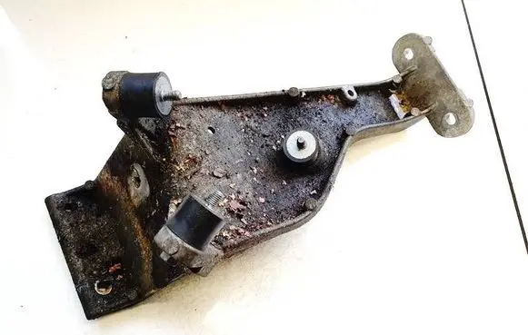 Jaguar XJ X351 Engine mounting bracket aw932c325bb aw93-2c325-bb