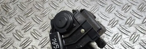 Toyota Avensis T270 Loading door lock 