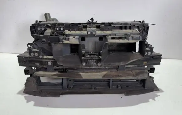 Renault Megane IV Radiator support slam panel