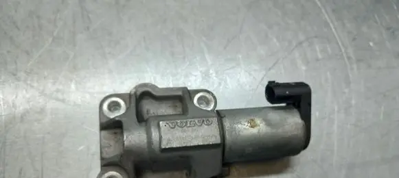 Volvo V70 Camshaft speed sensor 