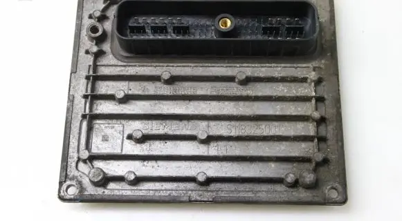 Ford Fiesta Engine control unit/module 4S6112A650EA