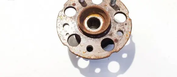 Honda CR-V Rear wheel hub