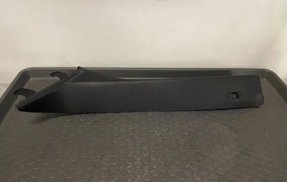 BMW 5 G30 G31 (A) pillar trim 7384525