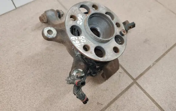 Mercedes-Benz A W169 Front wheel hub