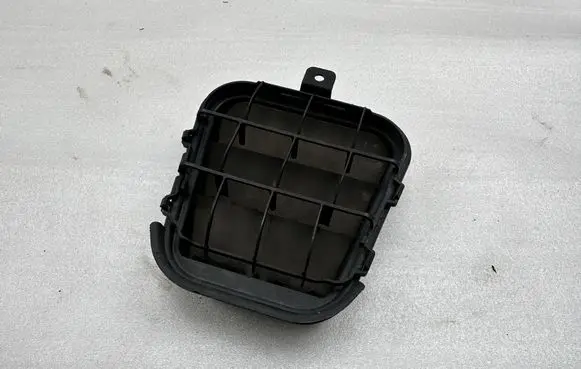Audi RS3 Quarter panel pressure vent 4G9819181B 4G9819181