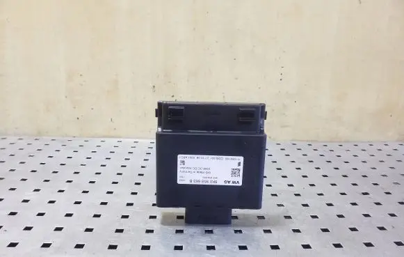 Audi A3 S3 8P Voltage converter/converter module 8K0959663B 8K0959663