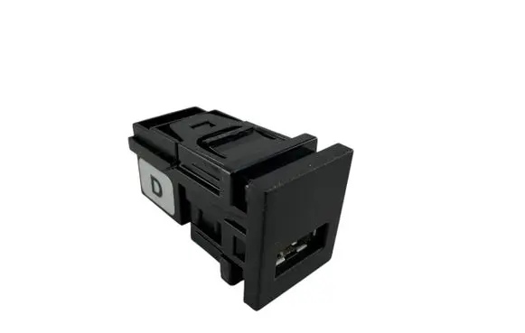Toyota Yaris XP210 USB socket connector B7R6