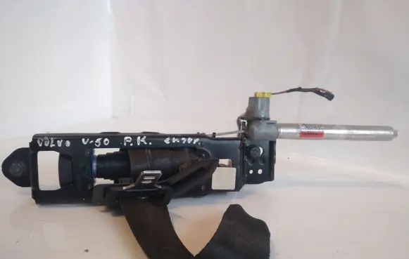 Volvo V50 Front seatbelt 8639693