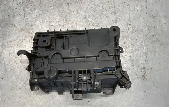 Opel Corsa D Battery tray 13235642 600002190