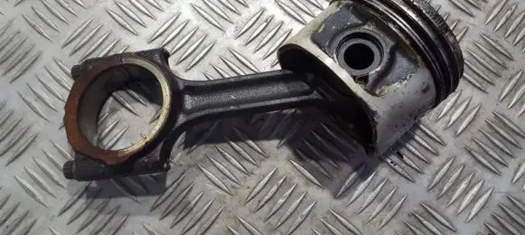 Volvo S40, V40 Piston with connecting rod