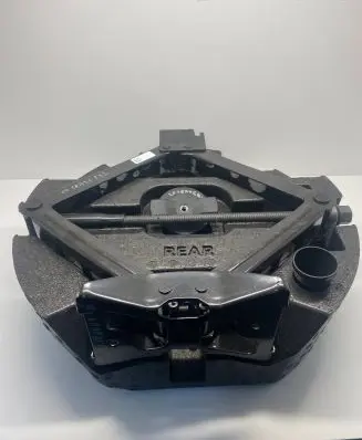Chevrolet Traverse II Spare wheel mounting bracket 13591681 790480847 84116961
