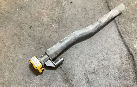 Opel Astra L Breather hose/pipe 9812135680