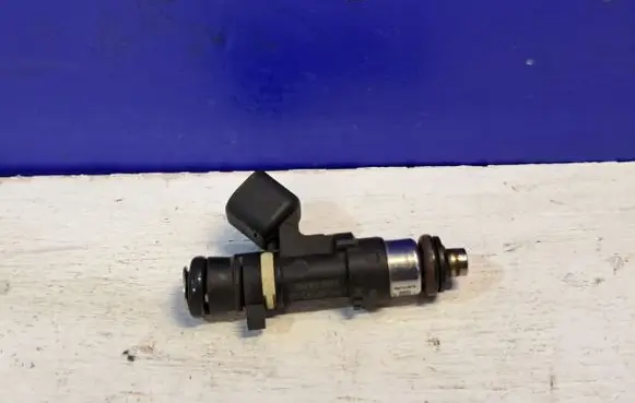 Volvo V50 Fuel injector 30757534 6M5G9F593AB
