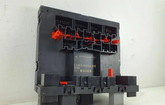 Volkswagen Golf V Comfort/convenience module 1K0937049S F005V00496 H30S0704
