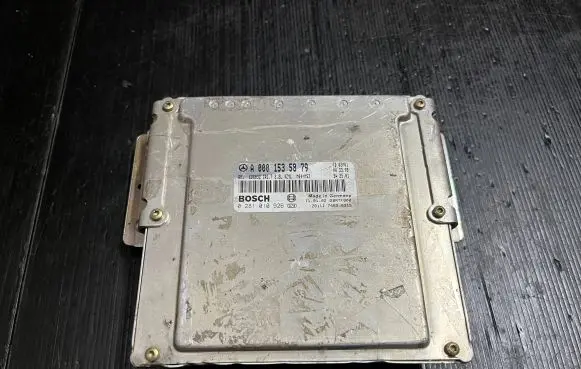 Mercedes-Benz Vito Viano W638 Engine control unit/module A0001535879 0281010926 28RTF000