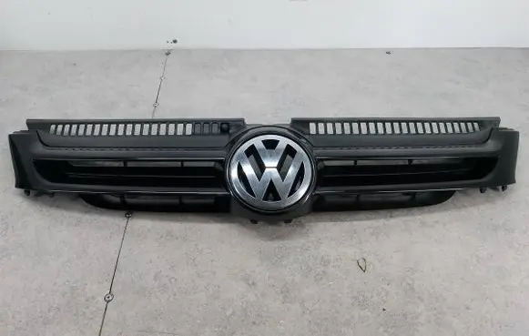 Volkswagen Golf Plus Front grill 5M0853655A