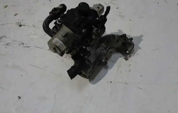 Nissan Juke I F15 Throttle body valve 