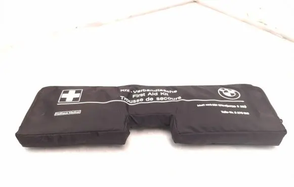 BMW 5 F10 F11 First aid kit 8270015