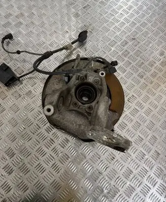 Porsche Macan (95B) Rear wheel hub spindle/knuckle 8R0505435C