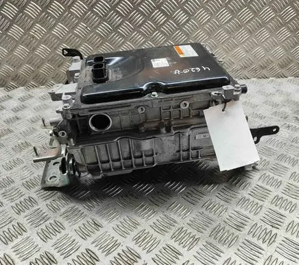 Voltage converter inverter