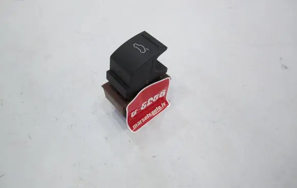 Volkswagen PASSAT B7 Tailgate opening switch 3AA959831