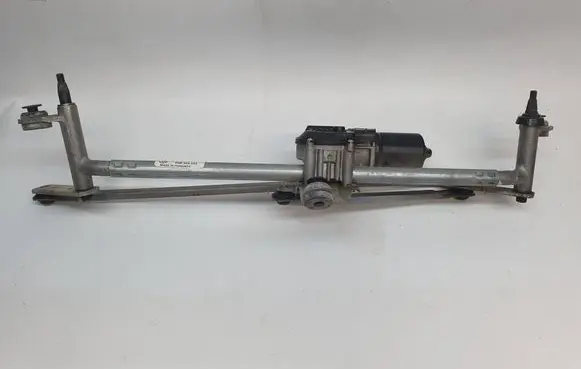 Volkswagen Tiguan Front wiper linkage and motor 5NB955023 031117