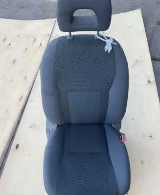 Toyota RAV 4 (XA20) Front passenger seat 