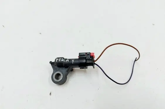 Tesla Model Y Airbag deployment crash/impact sensor 103676100B