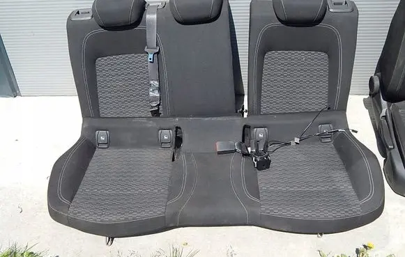 Opel Astra K Second row seats 